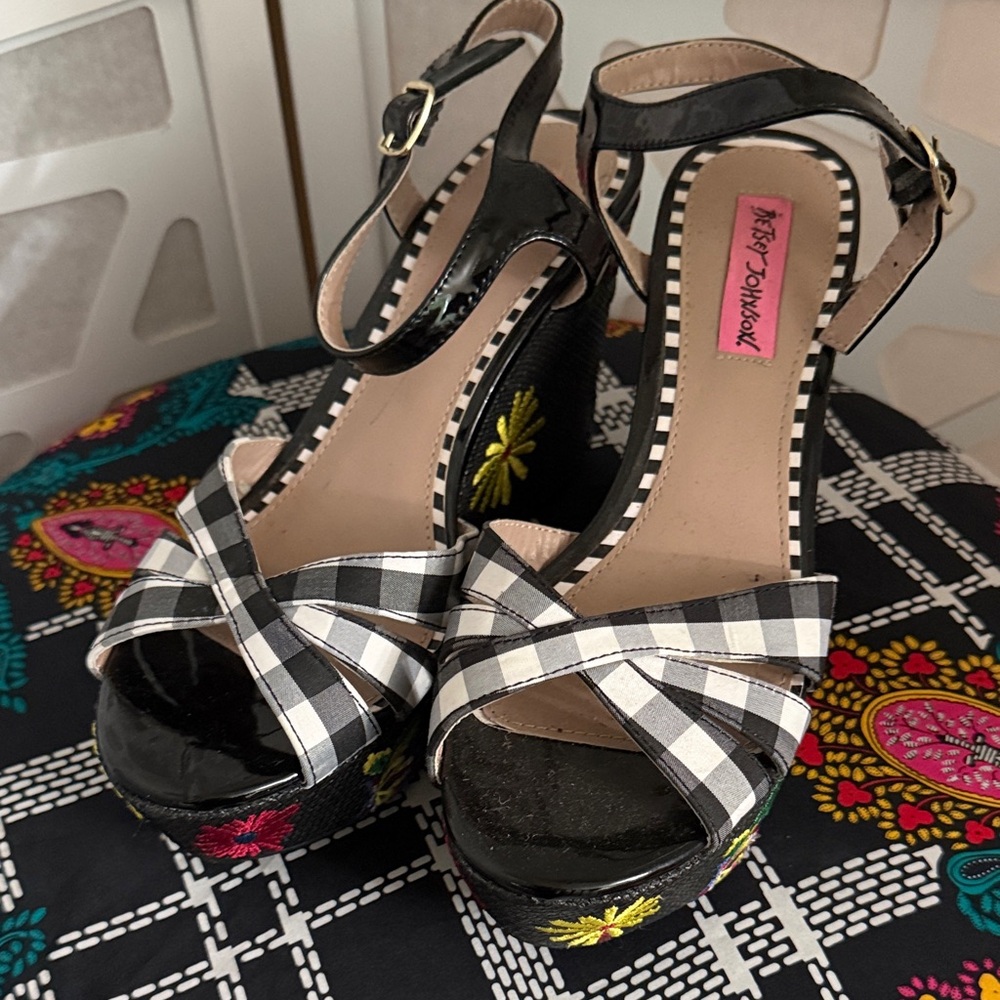 Betsey Johnson Black and White Plaid Platform Sandals